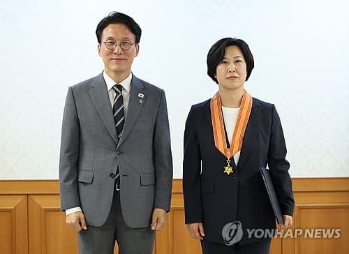 金총리, 美관세조치 대응 등 정부업무평가 유공자에 포상