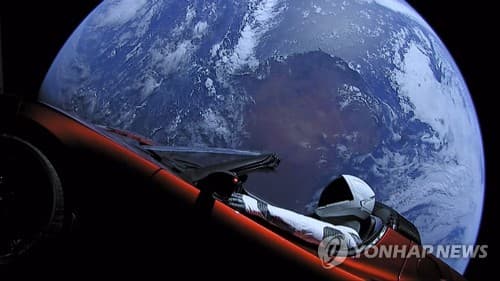 "테슬라, 공중부양 로드스터 이달 시연…일반도로 주행불가"