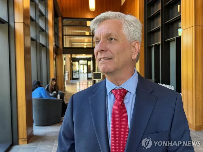 '비둘기파' 美연준 월러, 금리인하에 신중…이란전쟁발 인플레 우려