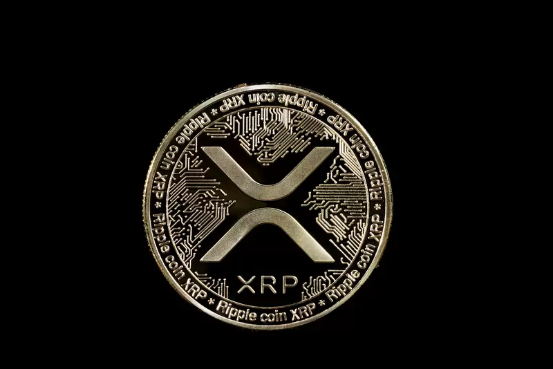 XRP, 가격은 못 오르는데 물량은 바닥...고래들 거래소 빗장 잠근 진짜 이유는?
