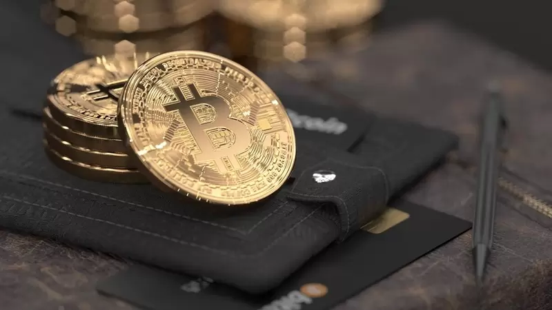비트코인(BTC), 5주 연속 자금 유출 잔혹사 종료?...개미들 던질 때 기관은 귀환 준비