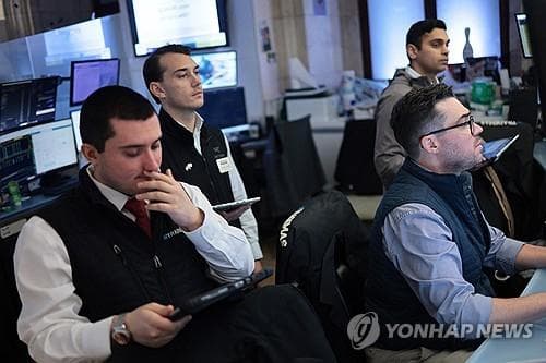 뉴욕증시, 美연준 금리인상 기대강화에 하락…다우 1%↓